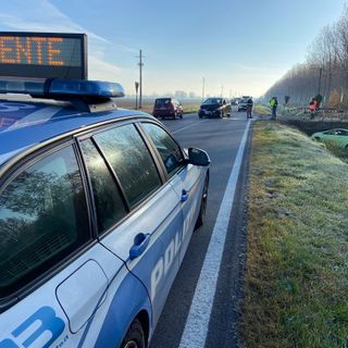 Ferrera: scontro tra auto sulla provinciale 193bis, una finisce nel fosso