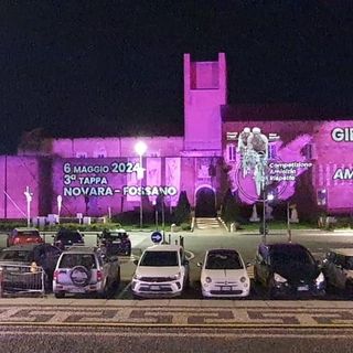 Novara si veste di rosa in attesa del Giro d'Italia