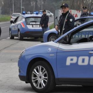 Vigevano: ubriaco alla guida di un'auto in corso Argentina fugge all'alt della polizia. Denunciato e patente sequestrata