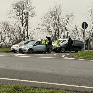 Sartirana: tamponamento tra auto sulla provinciale 194, soccorsa donna 43enne Sartirana: tamponamento tra auto sulla provinciale 194, soccorsa donna 43enne