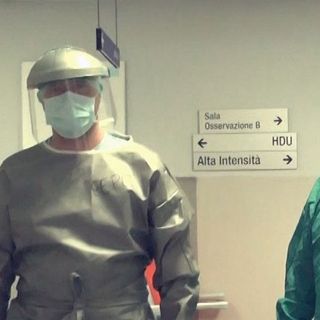 Negli ospedali le mascherine restano obbligatorie