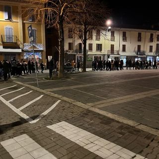 Mede, centinaia di persone alla fiaccolata nel ricordo di Andrea Ranzani Magni