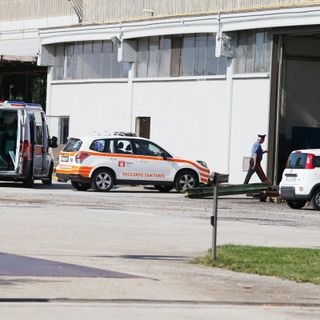 Castello d'Agogna: non ce l'ha fatta l'operaio 39enne caduto dal tetto del capannone