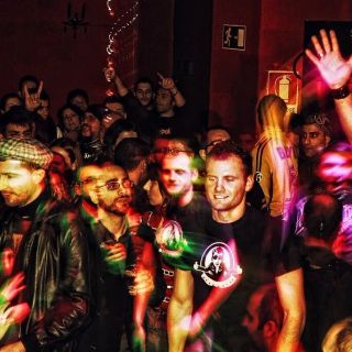 Milano, chiusa discoteca abusiva ad Halloween (a due passi dal Duomo)