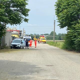 Sannazzaro: operaio 53enne accusa un malore mentre lavora in ditta, intervengono due colleghi con il defibrillatore