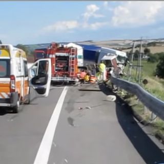 Inferno sulla A26: due morti in un maxi tamponamento a sud di Casale