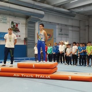 Ginnastica, pioggia di medaglie per i giovani atleti della Costanza Mortara al debutto stagionale