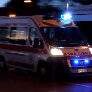 Palestro: incidente nella notte in via Umberto I, soccorso un 46enne