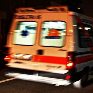 Zerbolò: esce di strada con l'auto in via Roma, ferito un ragazzo 26enne