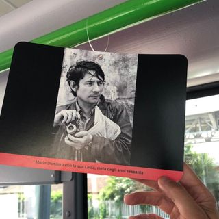 Sugli autobus Autoguidovie di Pavia una “mostra diffusa” degli scatti di Mario Dondero