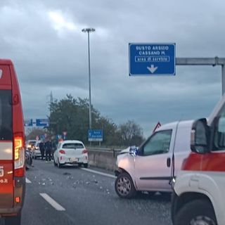 Uno degli incidenti avvenuti stamattina sulla A8