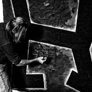 Azelio Corni. “Al riparo dal cielo”, è stato scelto il castello di Vigevano per inaugurare la personale dell’artista