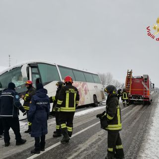 Lomellina e Pavia: molti disagi per la neve sul territorio, vigili del fuoco impegnati dalla notte scorsa
