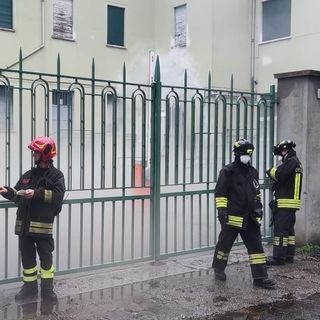 Pavia: perdita di azoto liquido in un cortile, sul posto i Vigili del fuoco