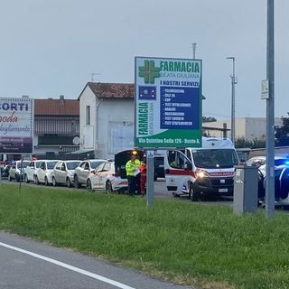 FOTO. Maxi tamponamento sul Sempione a Busto: 24enne incinta portata al pronto soccorso