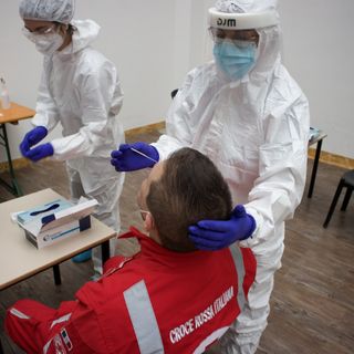 Vigevano, al via l'iniziativa &quot;Fermiamo il Coronavirus&quot;: test antigenici rapidi per limitare il contagio nel mondo del volontariato locale