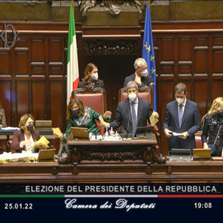 Quirinale, anche la seconda votazione va in bianco. Aumentano i voti &quot;di bandiera&quot; per Bossi e Giorgetti