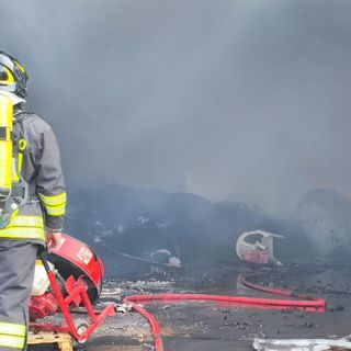 Tragico rogo in un box a Cislago: morto un pensionato di 78 anni