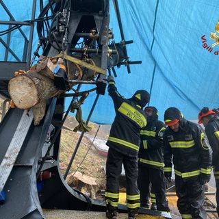 VIDEO E FOTO. Mottarone, proseguono i preparativi per la rimozione della cabina