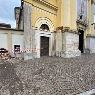 Zeme: con l'auto si schianta contro il muro della chiesa parrocchiale