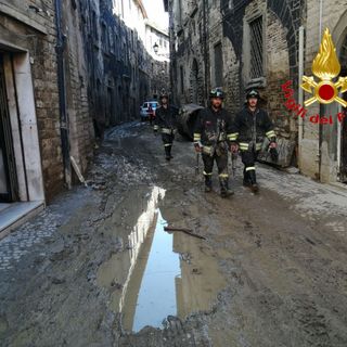 I Vigili del fuoco di Pavia nelle Marche in soccorso alle popolazioni alluvionate