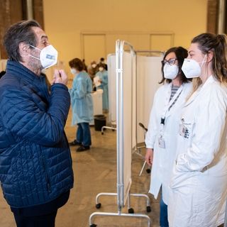 Fontana: «La Lombardia ha somministrato 2.072.000 dosi. Completati gli over 80»