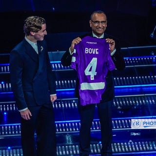 Dalla paura alla rinascita, Edoardo Bove al 75° Festival di Sanremo: “Senza il calcio non mi sento lo stesso, come un cantante senza voce”