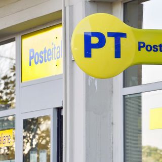 Il Black Friday si tinge di giallo per 200.000 famiglie di Poste Italiane