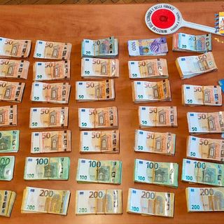 Maxi frode fiscale scoperta dalla Guardia di Finanza: tre persone in carcere e 260mila euro in contanti sequestrati