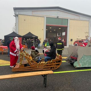Mede: I Vigili del fuoco hanno festeggiato "Babbo Natale in caserma"