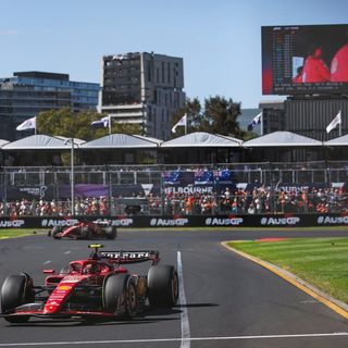 Super Ferrari in Australia! È doppietta con Sainz e Leclerc
