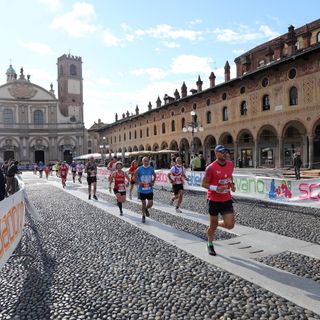 Vigevano: A Casa Lontani Da Casa charity partner della XVII edizione di Scarpadoro