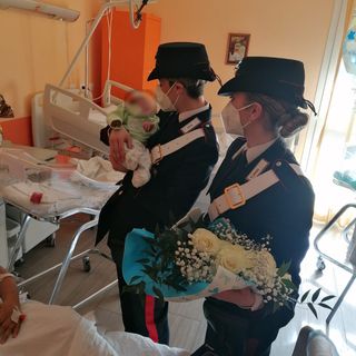 Carugate: donna incinta salvata dai maltrattamenti del marito partorisce la sera stessa e riceve la visita dei carabinieri