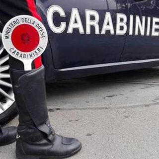 Cadavere carbonizzato trovato da tre giovani in un'area dismessa a fianco dell'Autolaghi
