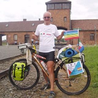 Il ciclista della memoria varesino Giovanni Bloisi