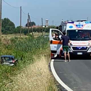 Galliavola: esce di strada con l'auto sulla provinciale 28, illeso un 53enne