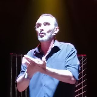Vigevano, Giuseppe Giacobazzi fa &quot;Del suo meglio&quot; per divertire il pubblico del Castello Sforzesco