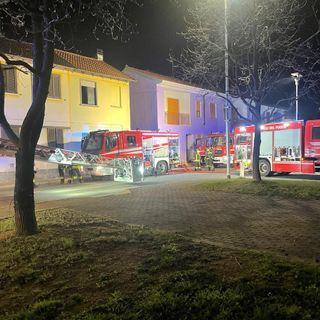 La tragedia nella notte di Arluno: aveva 63 anni la vittima dell’incendio