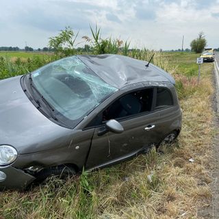 San Giorgio: esce di strada con l'auto sulla provinciale, 30enne soccorsa in elicottero