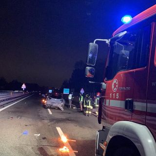 Schianto tra auto sull'autostrada Milano-Genova, soccorse 4 persone