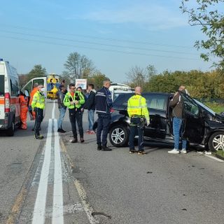 Busto Garolfo, si schianta auto con due gemellini di 7 anni a bordo: grave uno dei due fratelli