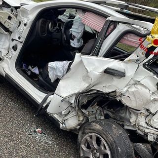 Buscate, scontro sulla Boffalora – Malpensa: donna estratta dalle lamiere dell’auto dai Vigili del Fuoco