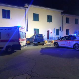Torre Beretti: si schianta sul pick up contro il muro di una casa, 63enne soccorso in elicottero