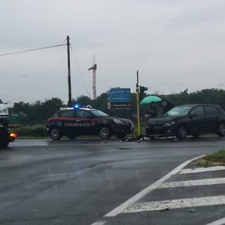 Incidente all’incrocio semaforico di strada Pontevecchio, un ferito