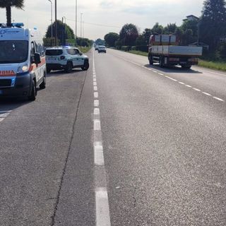 Curiosi guardano l’incidente sulla statale 11 a Boffalora Ticino e causano due tamponamenti a catena