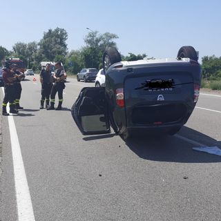 Tromello: incidente sulla provinciale 596, soccorse 2 persone