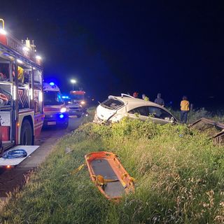 Valle: scontro tra auto sulla provinciale 5, ragazza 20enne trasportata in elicottero