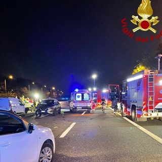Schianto nella notte sull'Autostrada dei Laghi: sette persone soccorse tra cui due bambini. Grave un ferito