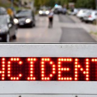 Giornata nera sulle strade lombarde, un morto e un ferito grave nella Bergamasca e nel Comasco