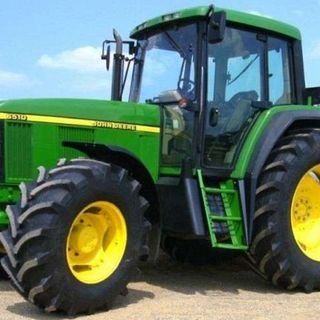 Nella foto un modello John Deere 6510 simile a quello rubato in Cascina Verdura a Tromello e poi ritrovato dalla proprietaria